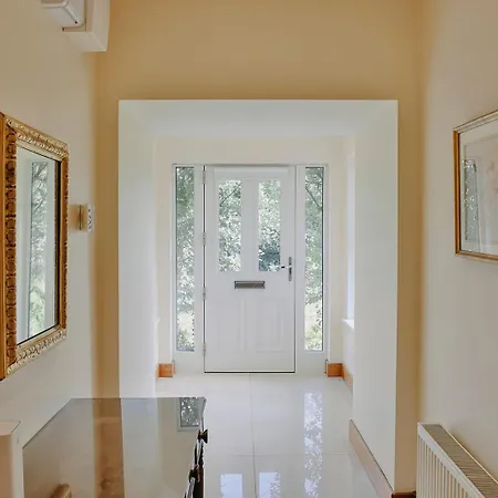 The River House * Slane