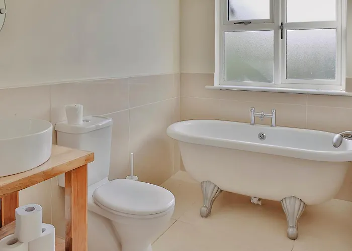 The River House Слейн